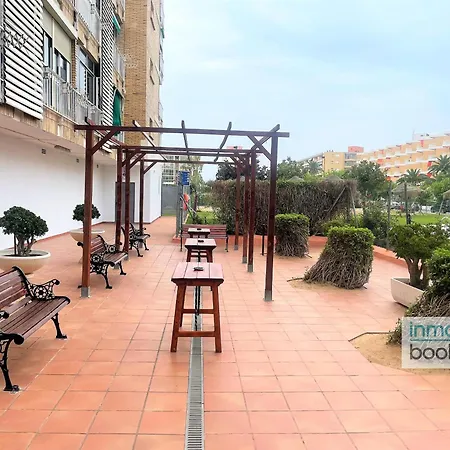 Pineda , Climatizado, Piscina Y Cerca De La Playa Apartment *