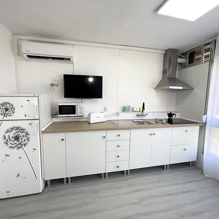 Apartment Pineda , Climatizado, Piscina Y Cerca De La Playa La Pineda